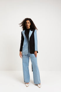 Contrast Chic Blazer with High Waisted Jeans